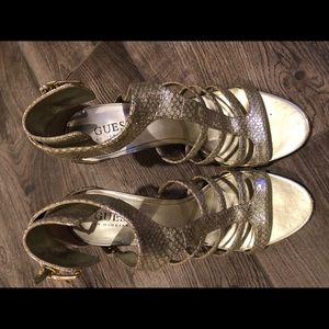 Guess by Marciano pumps